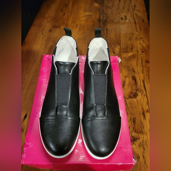 Black Alegria Parker Bootie NWT 38 8 8.5 - Picture 7 of 11